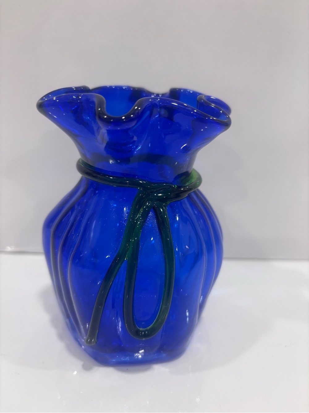 Hand Blown Cobalt Blue Art Glass Vase Green Applied Ribbon Ruffled Rim 7”